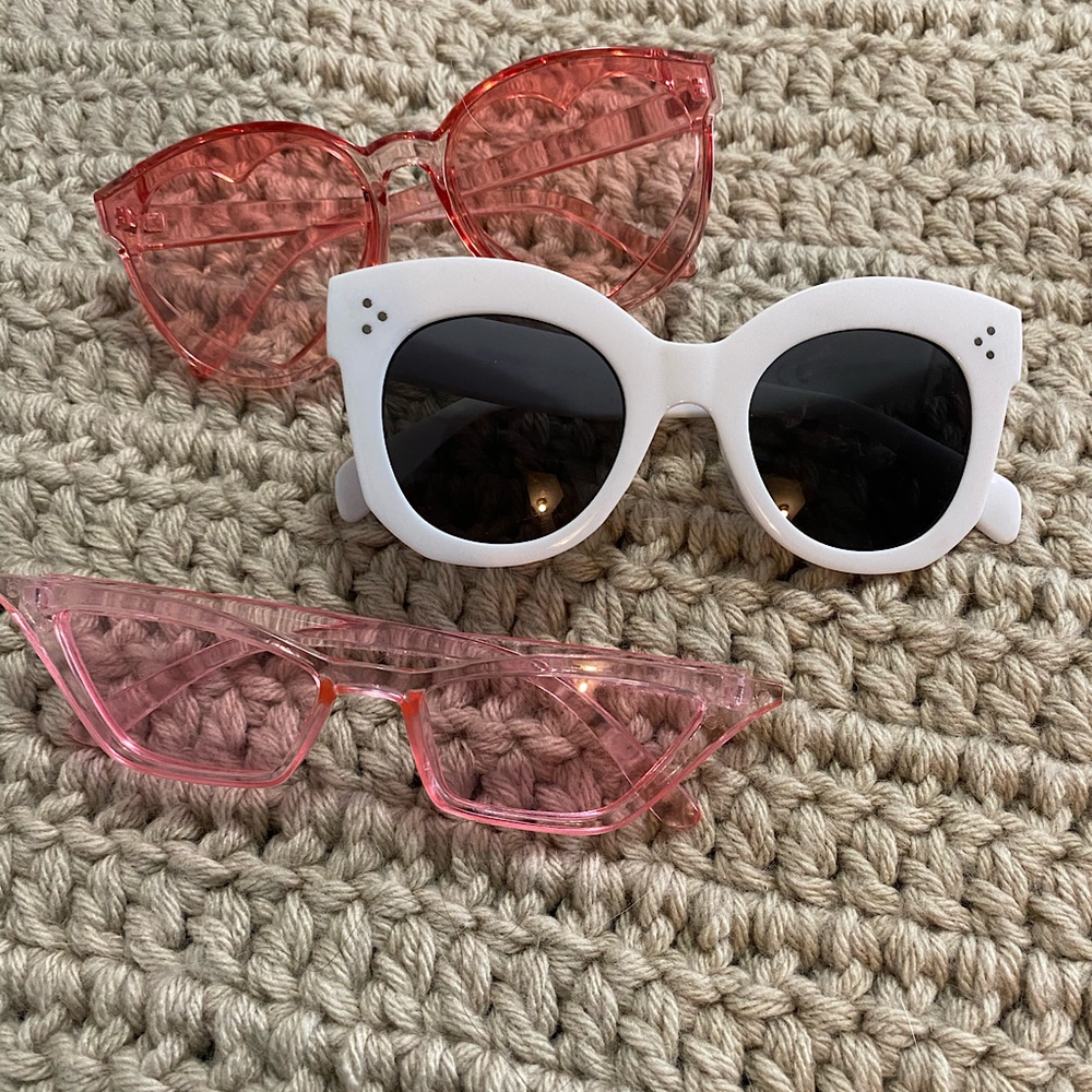 Three random sunglasses! No damage or scratches